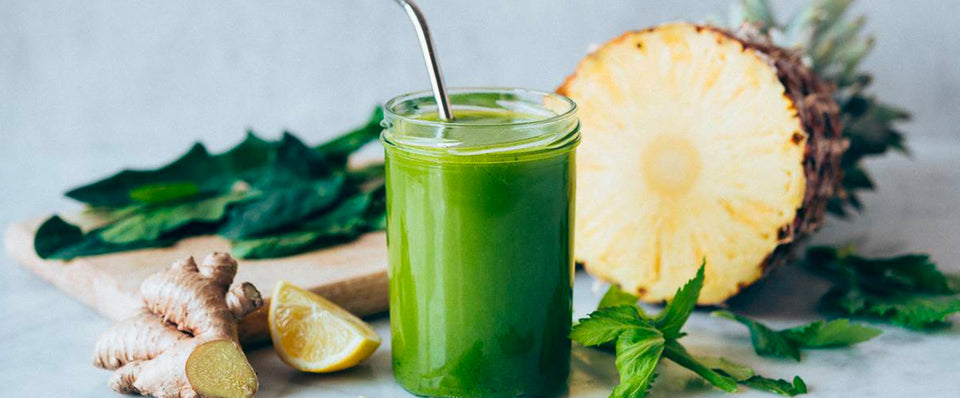 Smoothie de espinaca, piña y jengibre